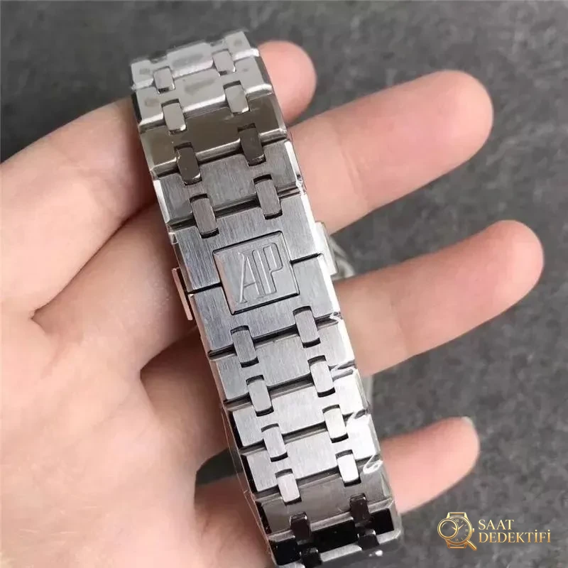 JF Factory Audemars Piguet AP15400 Royal Oak serisi mavi kadran V5 en üst versiyon replika saat incelemesi — detayları yakınlaştırınca nasıl? İlk bakışta sahte belli olur mu? - Kasa Çeliği ve Polisaj Kalitesi