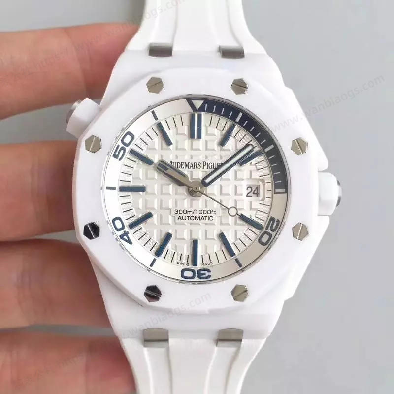 JF Factory Audemars Piguet AP15707 Beyaz Seramik Royal Oak Offshore inceleme — 1. fotoğraf