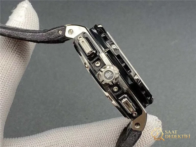 JF Factory Audemars Piguet Royal Oak Offshore AP26290PO Mavi V2 Sürüm Kol Saati İncelemesi - Arka Kapak ve Mekanizma Detayı