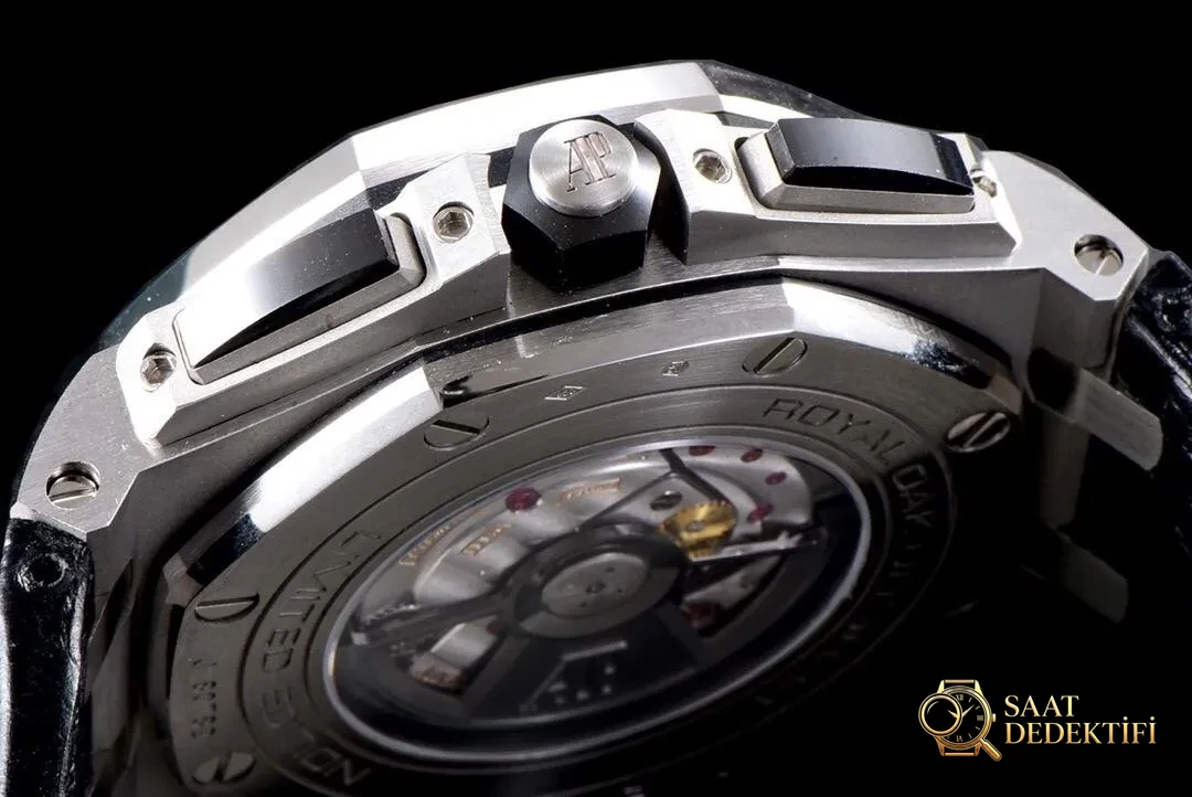 JF Factory Audemars Piguet Royal Oak Offshore series AP26412 replica watch review - Phosphor and Super-LumiNova Night View