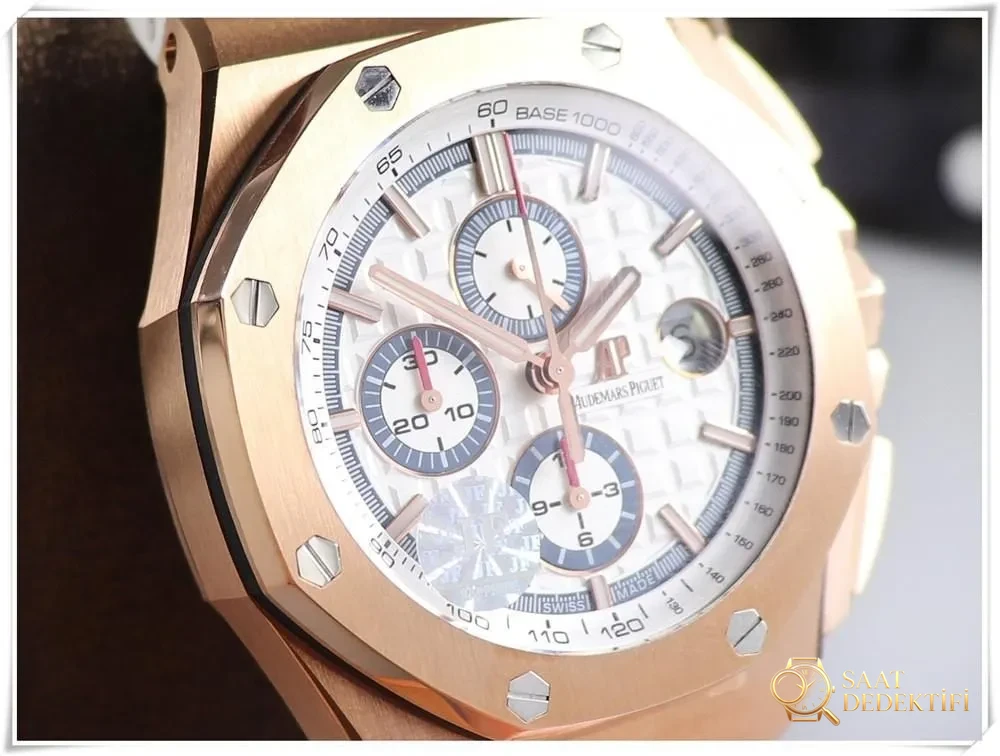 JF Factory V2 versiyonu Audemars Piguet 26408 Royal Oak Offshore, rose gold kasa ve beyaz kadran: işçilik gerçekten iyi mi? - Arka Kapak ve Mekanizma Detayı