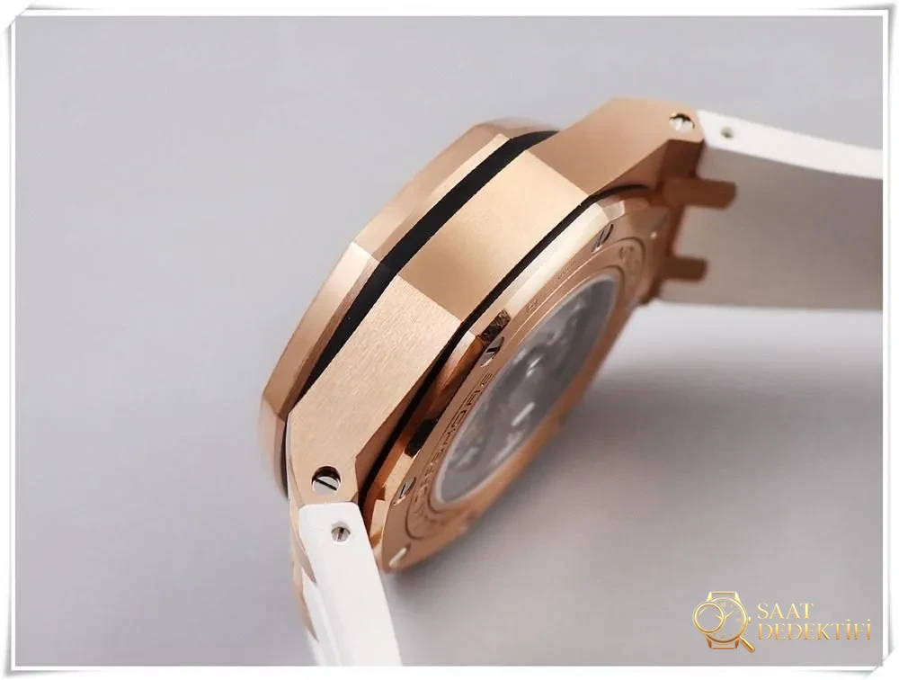 JF Factory V2 versiyonu Audemars Piguet 26408 Royal Oak Offshore, rose gold kasa ve beyaz kadran: işçilik gerçekten iyi mi? - Klips Kilidi ve Lazer Damgalar