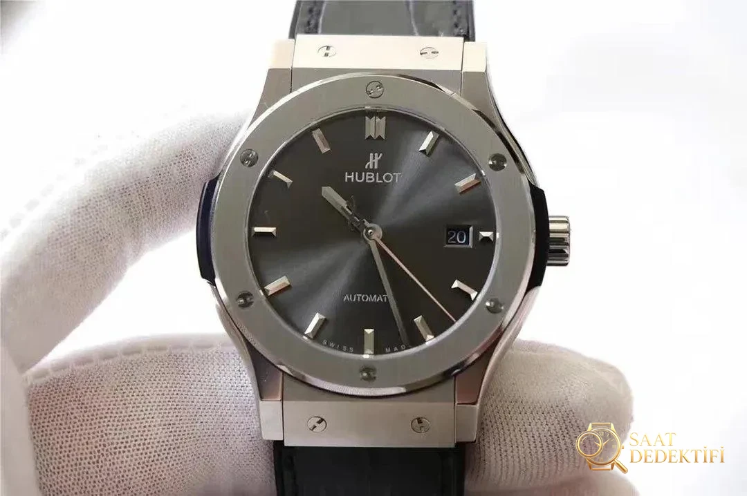 Hublot Classic Fusion 7070 İncelemesi - Ön Görünüm ve Kasa Tasarımı