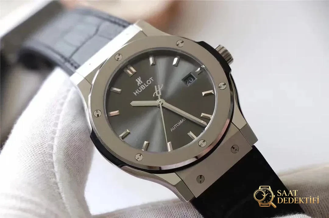 Hublot Classic Fusion Titanyum Saat
