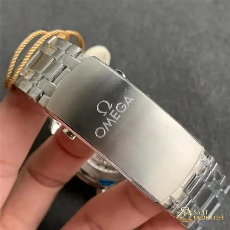 JVS Factory Omega Seamaster 300m Saat İncelemesi - Klips Kilidi ve Lazer Damgalar
