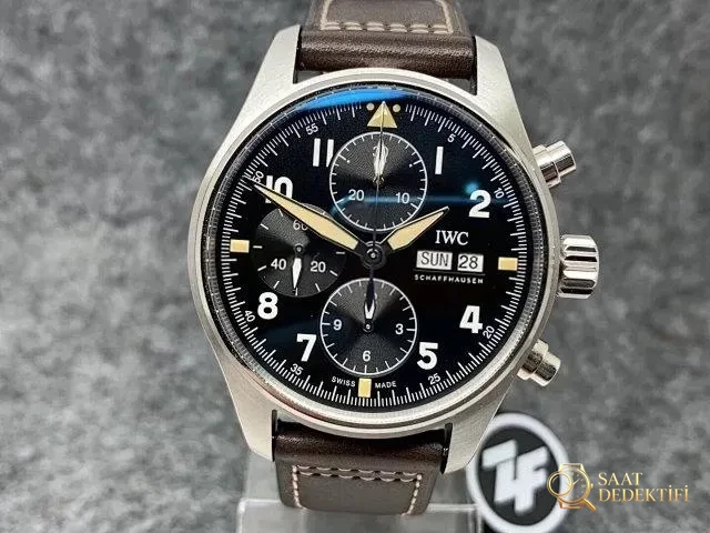 IWC Pilot IW387903 İncelemesi - Ön Görünüm ve Kasa Tasarımı