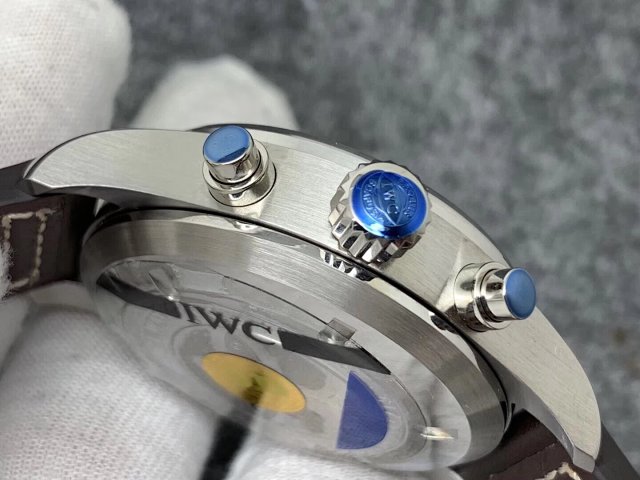 IWC Spitfire Kronograf Butonları