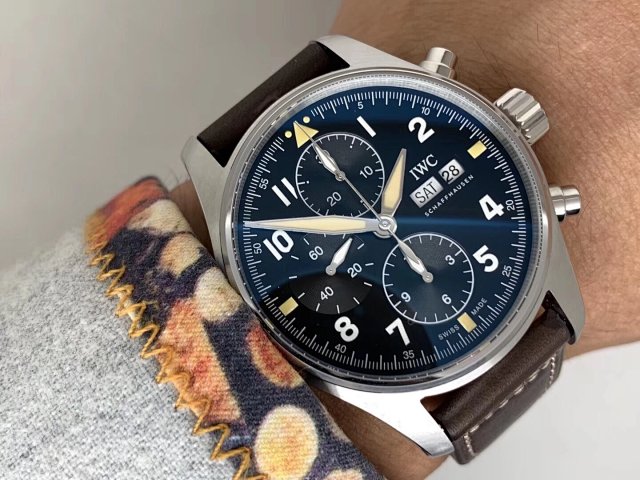 Kahverengi Deri Kayışlı Z Factory Replika IWC Spitfire IW387903 — 15. fotoğraf