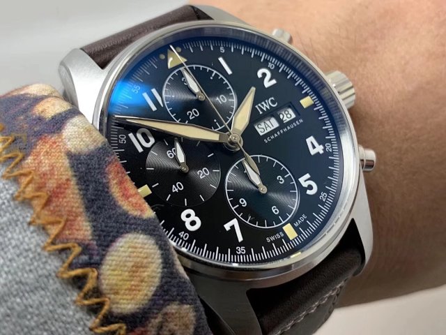 Kahverengi Deri Kayışlı Z Factory Replika IWC Spitfire IW387903 — 16. fotoğraf