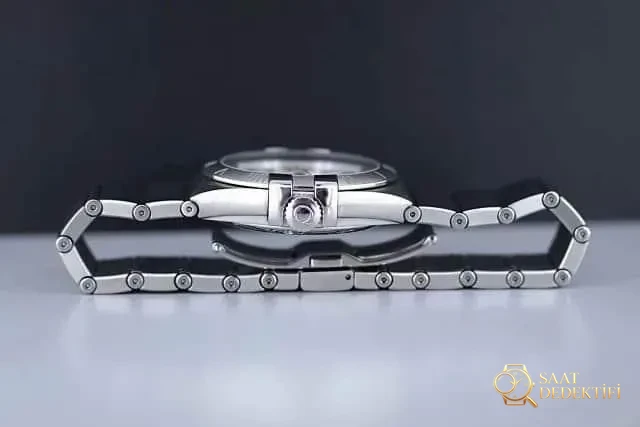Karşılaştırmalı inceleme: VS Factory Omega Constellation Serisi 123.10.38.21.02.001 çelik bilezikli klasik kol saati - Bilezik, Toka ve Klips Mekanizması