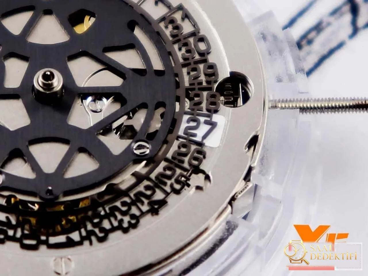 Karşılaştırmalı inceleme: XF Factory [45 mm] Tag Heuer Carrera Serisi CAR201V.BA0714 Erkek Kronograf Otomatik Mekanik Saat - Kasa Profili ve Kurma Kolu İncelemesi