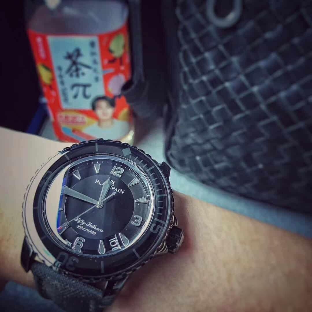 Karşılaştırmalı inceleme: ZF Factory Blancpain Fifty Fathoms 50 Fathoms serisi 5015-11C30-52A kol saati — 11. fotoğraf