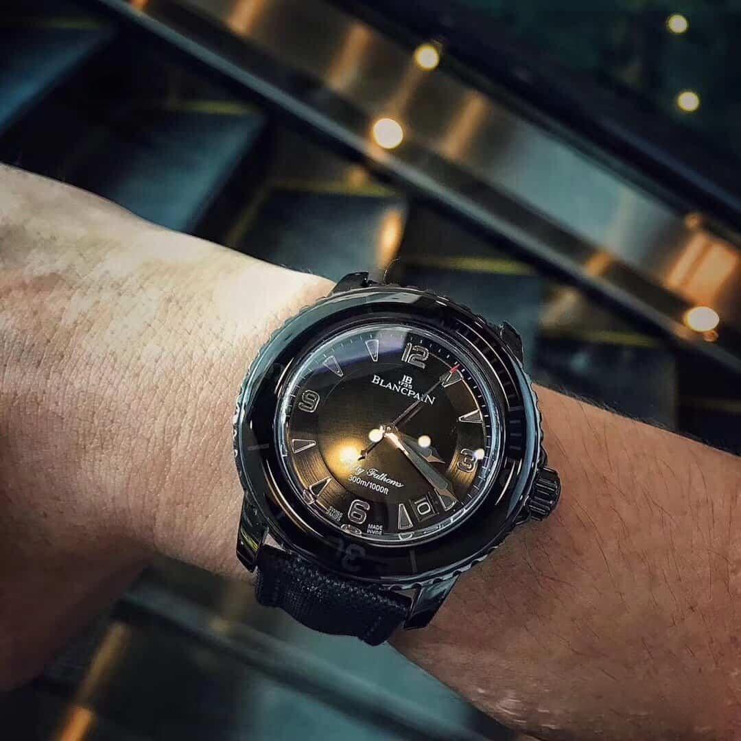 Karşılaştırmalı inceleme: ZF Factory Blancpain Fifty Fathoms 50 Fathoms serisi 5015-11C30-52A kol saati — 14. fotoğraf