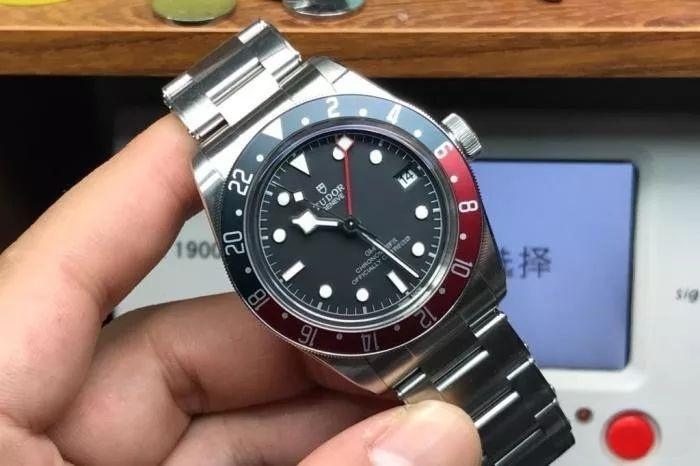 Kırmızı-mavi bezel sadece Rolex'e özgü değil; Tudor da 'bizde de var' diyor — 2. fotoğraf