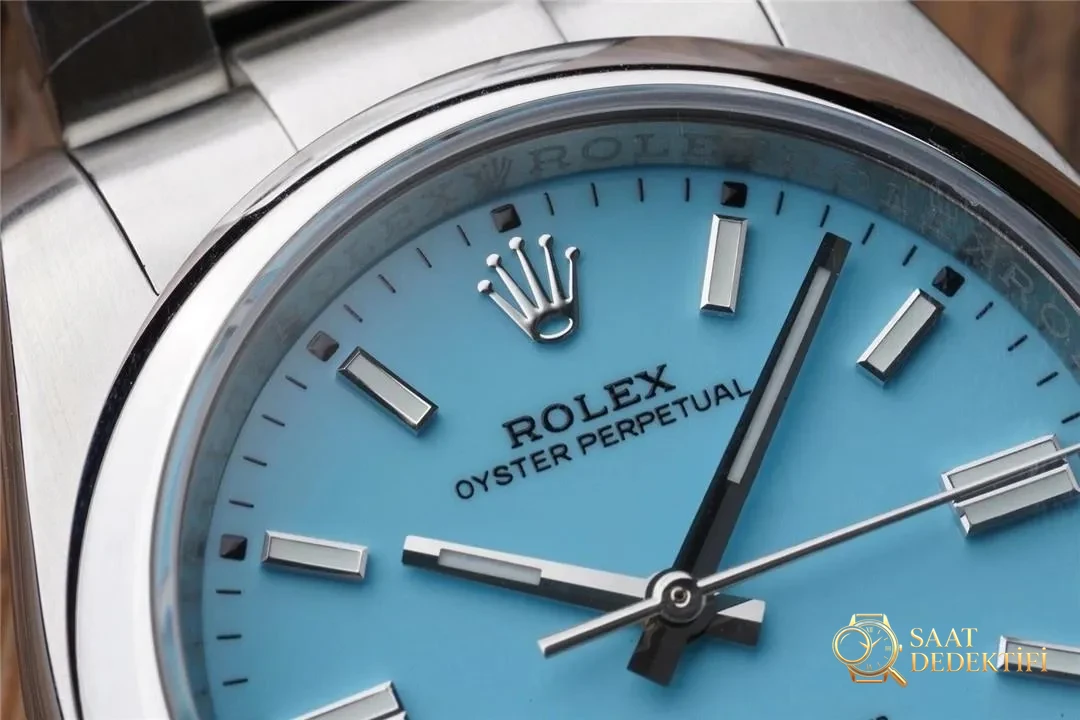 KRF Factory Rolex Oyster Perpetual 126000 Turkuaz Kadranlı 36 mm İşçilik Detayları İyi mi? - Arka Kapak ve Mekanizma Detayı