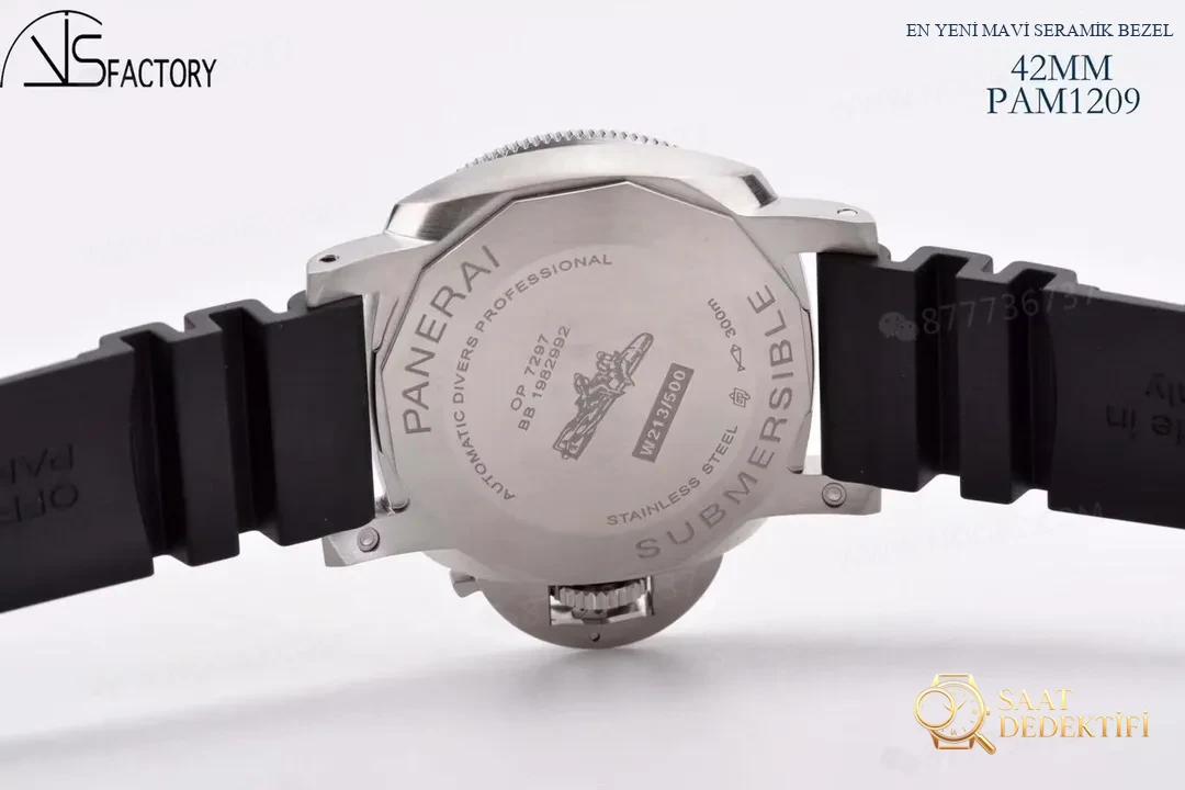 Küçük Kasa Çaplı Panerai: VS Factory 1209 Küçük Mavi Hayalet 42 mm Seramik Bezelli Saat - Fosfor ve Super-LumiNova Gece Görünümü