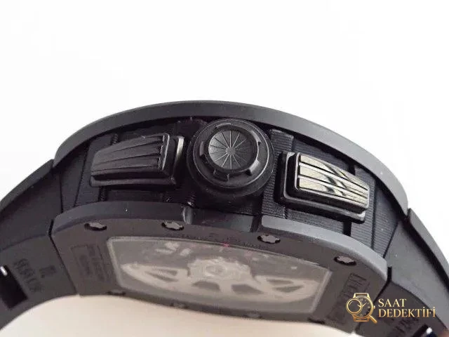 Richard Mille RM011 Kurma Kolu ve Kronograf Butonları