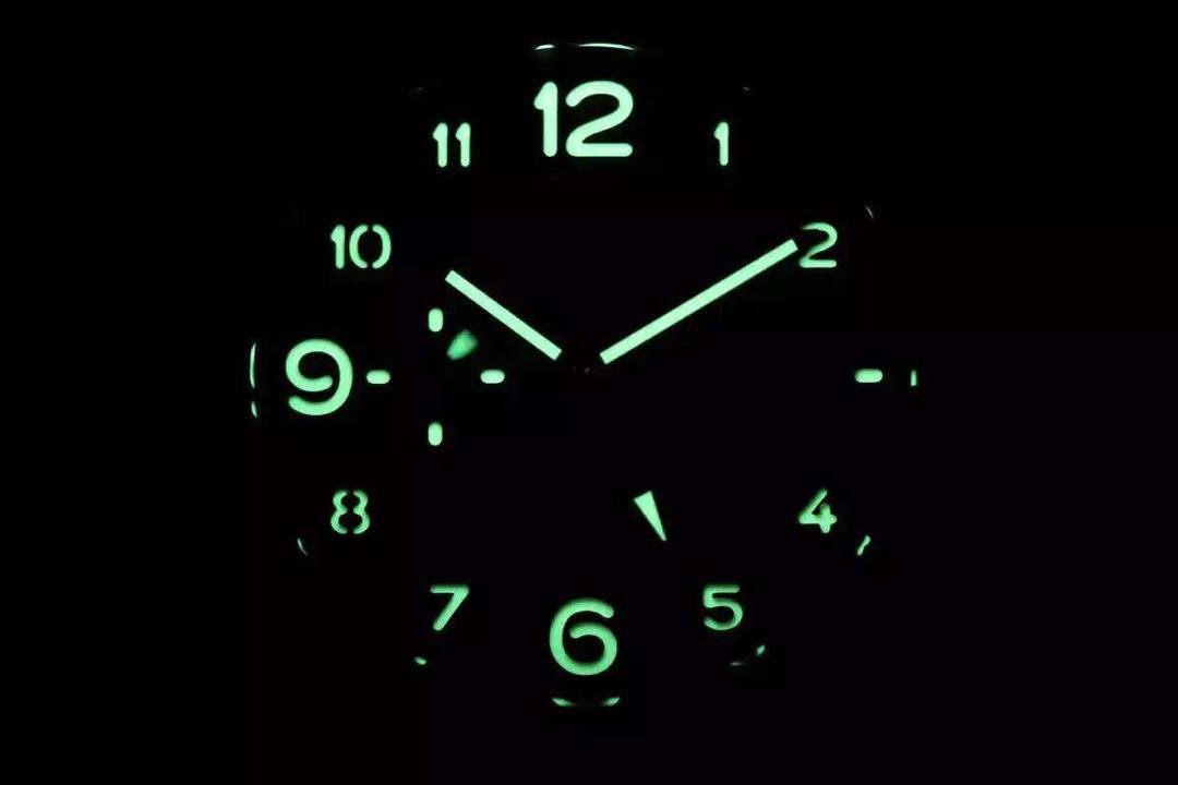 PAM 438 Kadran Lume