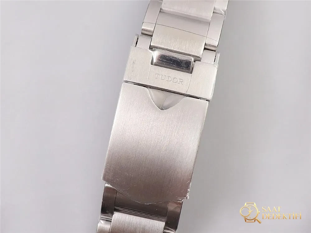 LF Factory Tudor Black Bay 79540: Black Bay 41 mm V2 versiyonunun işçiliği nasıl? - Bilezik Bakla Ayrımı ve Pim Yapısı