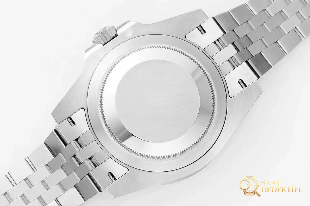 Lüksün yeni sayfası: EWE fabrikasından özenle üretilen Rolex V5 GMT-Master II saat - Bezel İçi Rehaut Gravürü ve Hizalaması