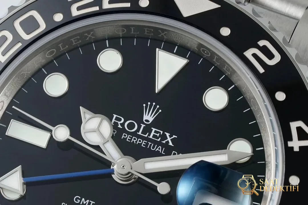 Lüksün yeni sayfası: EWE fabrikasından özenle üretilen Rolex V5 GMT-Master II saat - Kurma Kolu Yivleri ve Tutuş Dokusu