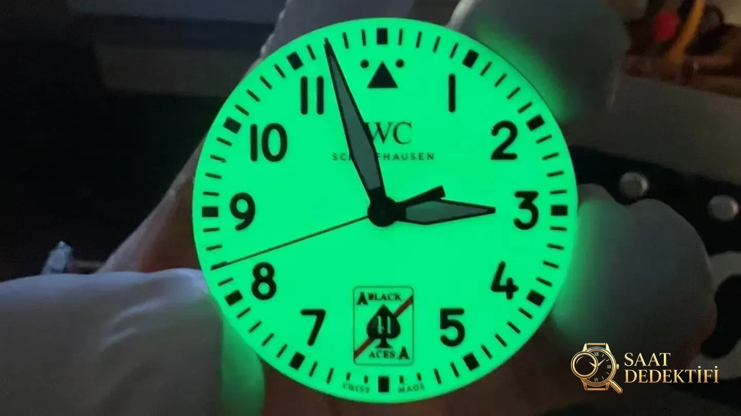 IWC Pilot Replika Saat İncelemesi - Ön Görünüm ve Kasa Tasarımı