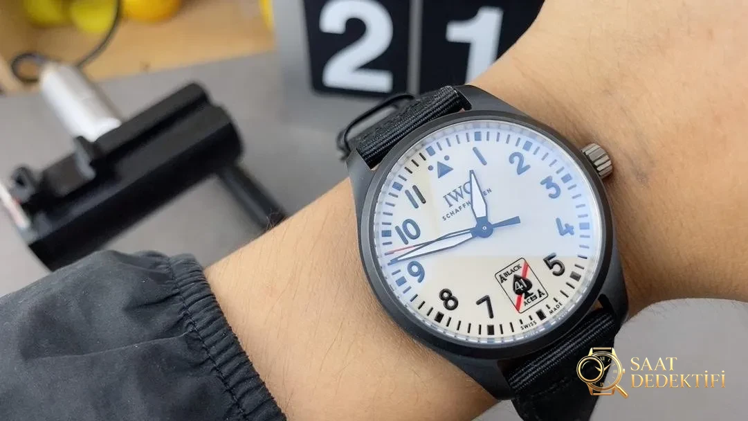 M+ fabrikası IWC Maça Ası 41. Yıl V2 versiyonu güçlü lume özelliğiyle alınmaya değer mi? - Arka Kapak ve Mekanizma Detayı