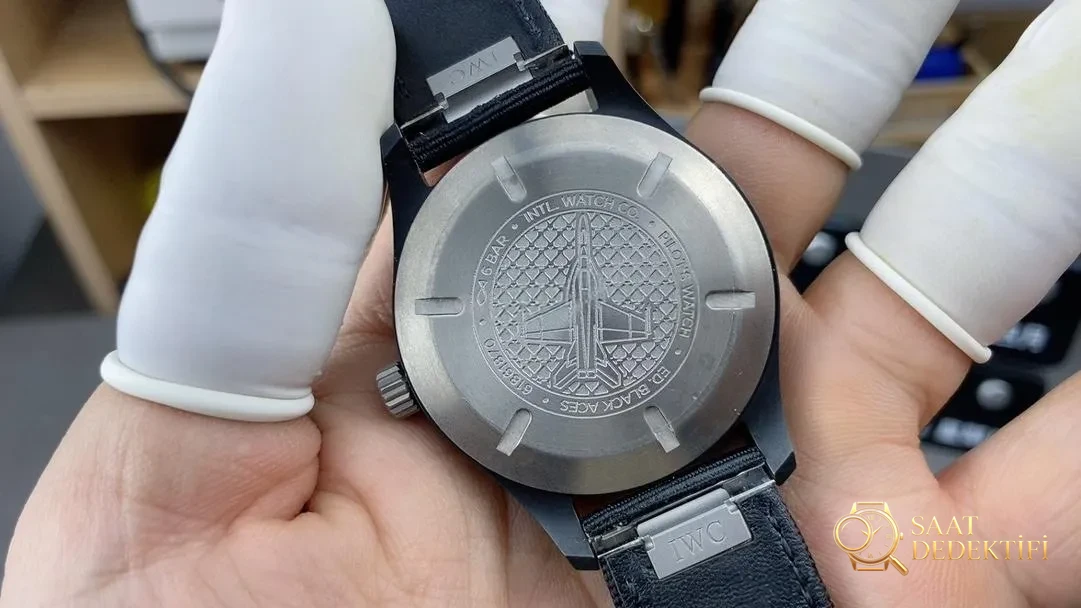 M+ fabrikası IWC Maça Ası 41. Yıl V2 versiyonu güçlü lume özelliğiyle alınmaya değer mi? - Fosfor ve Super-LumiNova Gece Görünümü