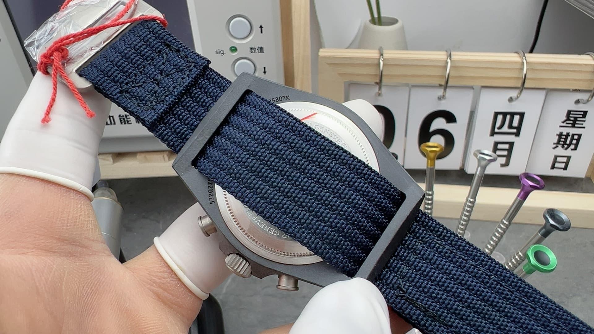 M+ fabrikasının Tudor Pelagos FXD profesyonel bisiklet versiyonu kronograf saatinin detay işçiliği nasıl? — 8. fotoğraf