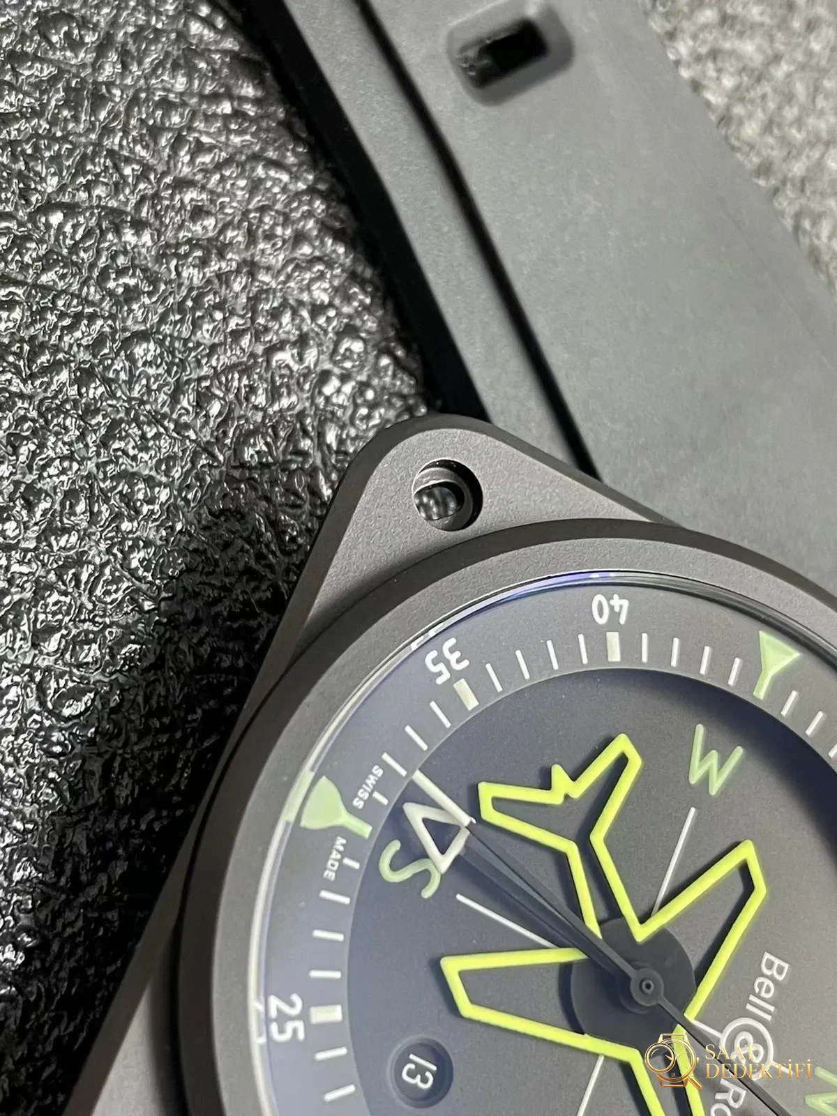 M+ Factory Replika Bell Ross BR03 Gyrocompass Seramik Saat - Kadran İbreleri ve Saniye Akışı