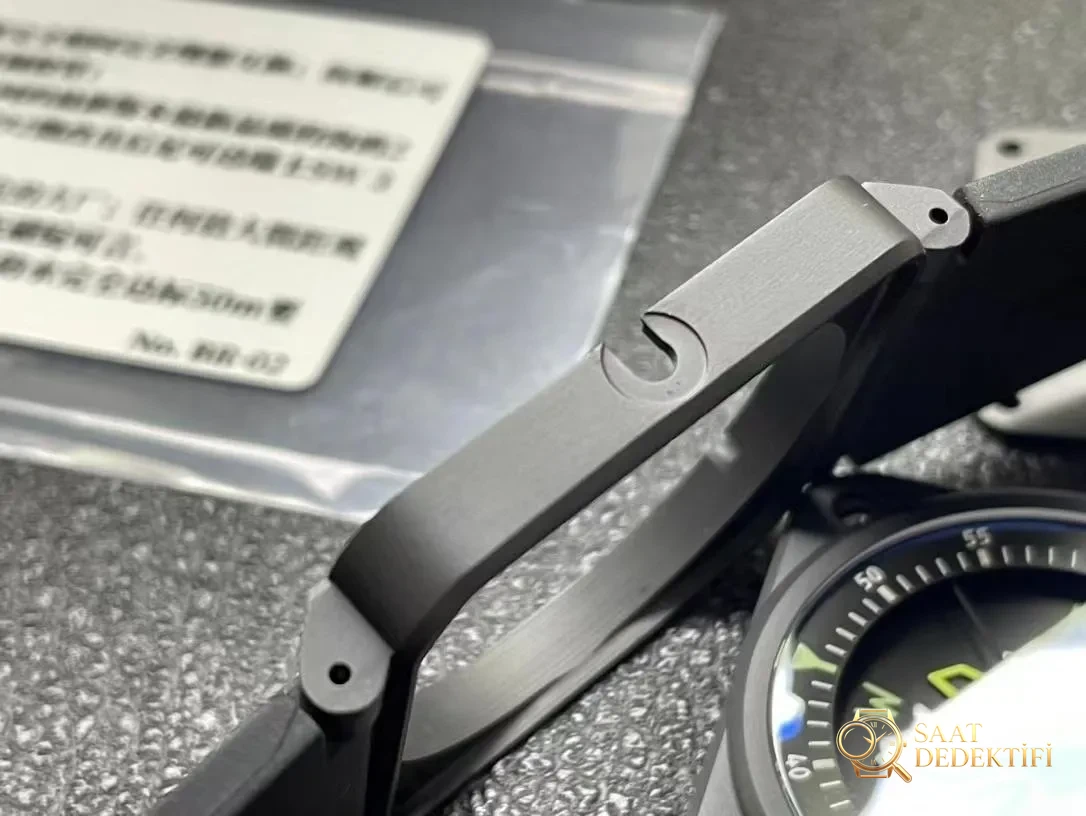 M+ Factory Replika Bell Ross BR03 Gyrocompass Seramik Saat - Cam Yansıma Önleyici (AR) Kaplama