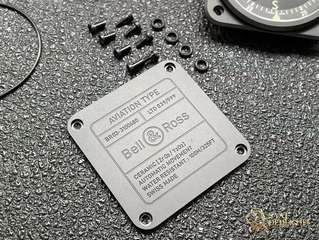 M+ Factory Replika Bell Ross BR03 Gyrocompass Seramik Saat - Kordon Dokusu ve Dikiş Detayları
