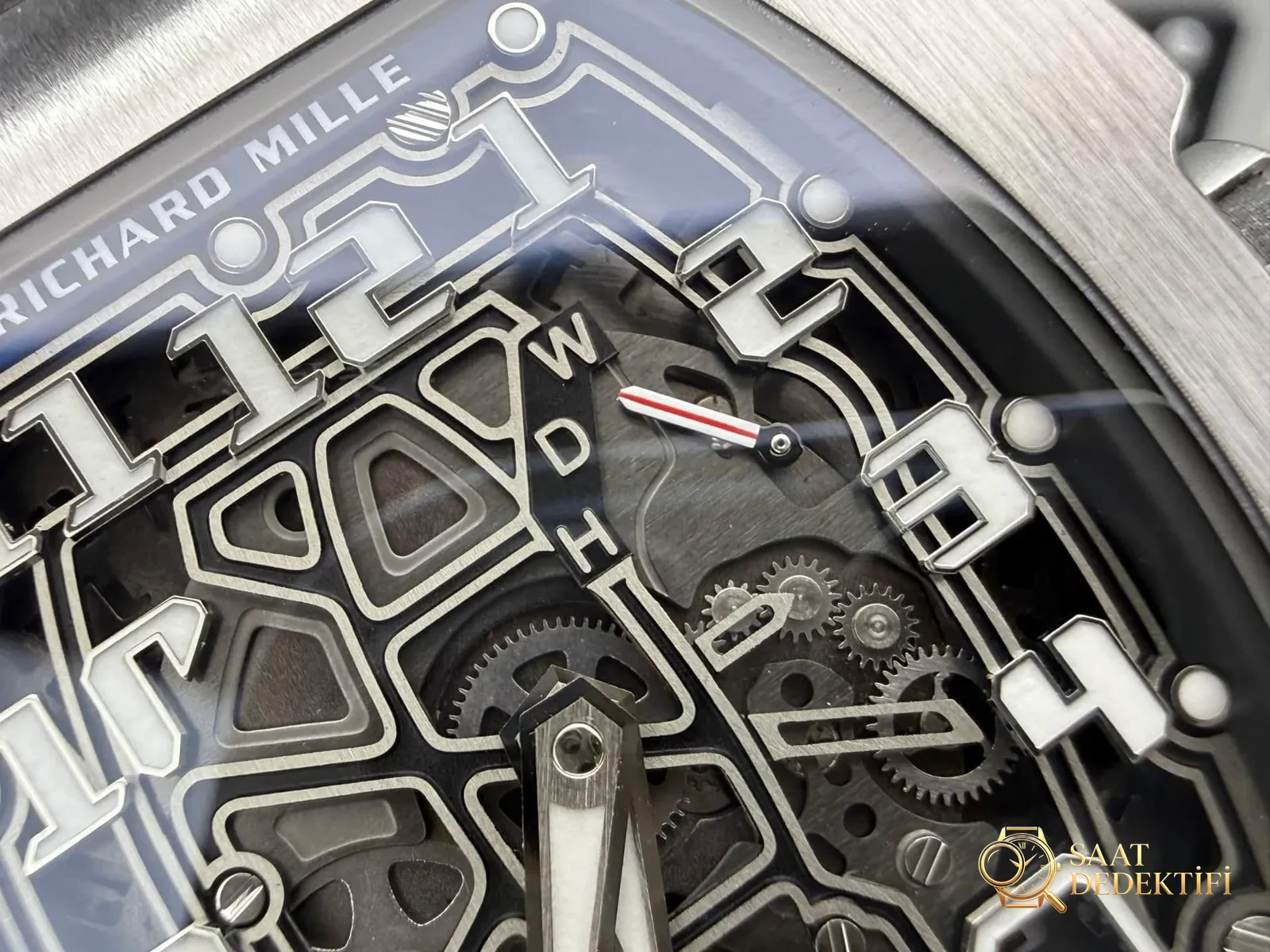 Mille Studio Richard Mille RM67-01 Verarbeitungs- und Detailbewertung – Rückseite und Mechanismusdetails