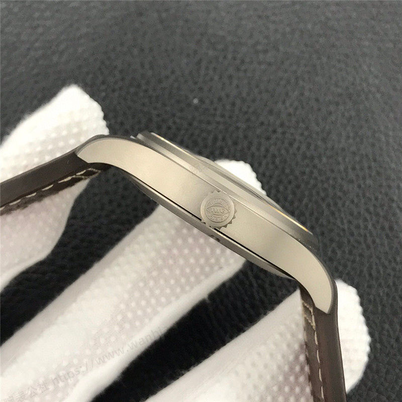 MKS Factory IWC Mark XVIII titanyum kasa saat incelemesi — 3. fotoğraf