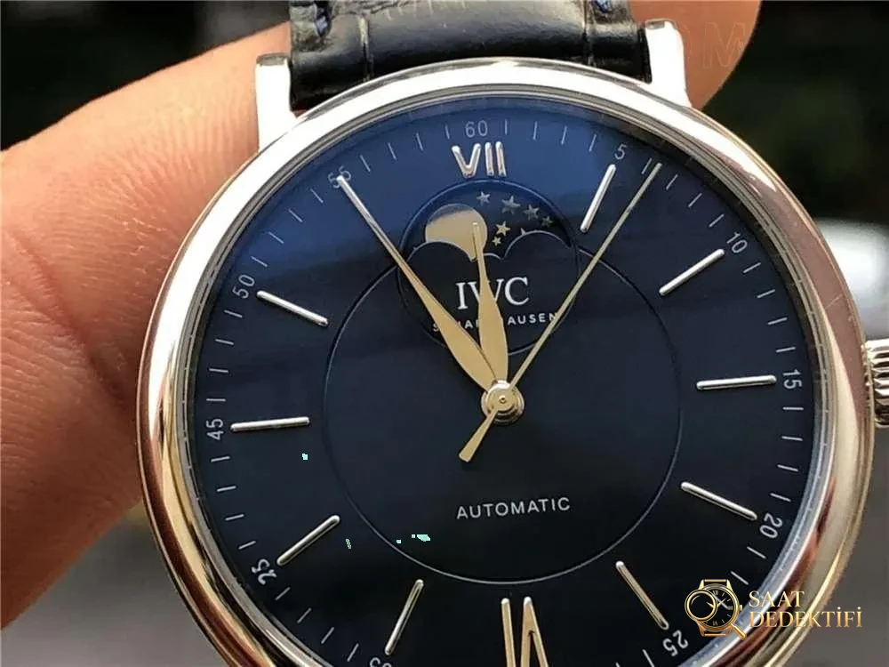 MKS Factory IWC Portofino Ay Evresi «Özel Üretim 35800 Mekanizma» İşçilik İncelemesi - Arka Kapak Gravür ve Seri Numarası