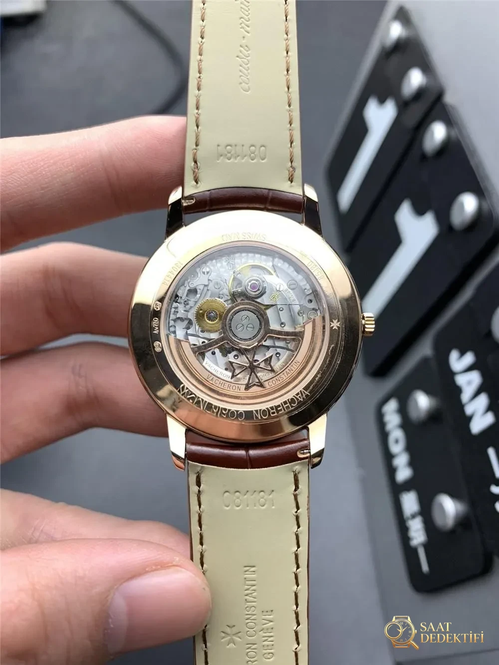 MKS Factory Vacheron Constantin Traditionnelle 85180 serisinin V2 versiyonunda neler geliştirildi? - Kasa Çeliği ve Polisaj Kalitesi
