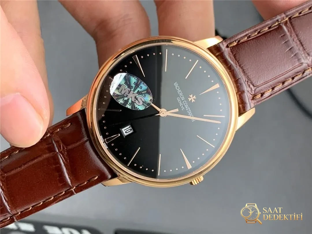 MKS Factory Vacheron Constantin Traditionnelle Serisi 85180V2 Yükseltilmiş Sürüm Siyah-Altın Saat İncelemesi - Arka Kapak ve Mekanizma Detayı