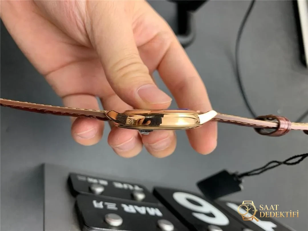 MKS Factory Vacheron Constantin Traditionnelle Serisi 85180V2 Yükseltilmiş Sürüm Siyah-Altın Saat İncelemesi - Makro Kadran ve İndeks İşçiliği