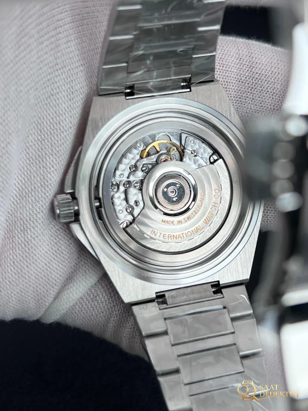 MZ Factory IWC Ingenieur 2892 mekanizmasının işçiliği V7 Factory ile boy ölçüşebilir mi? - Makro Kadran ve İndeks İşçiliği