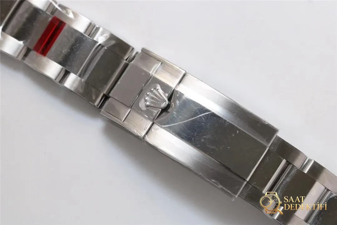 N Factory 4130 Rolex Daytona V4 versiyonu neden bu kadar pahalı? Değerini hak ediyor mu? - Genel Açı ve Estetik Duruş