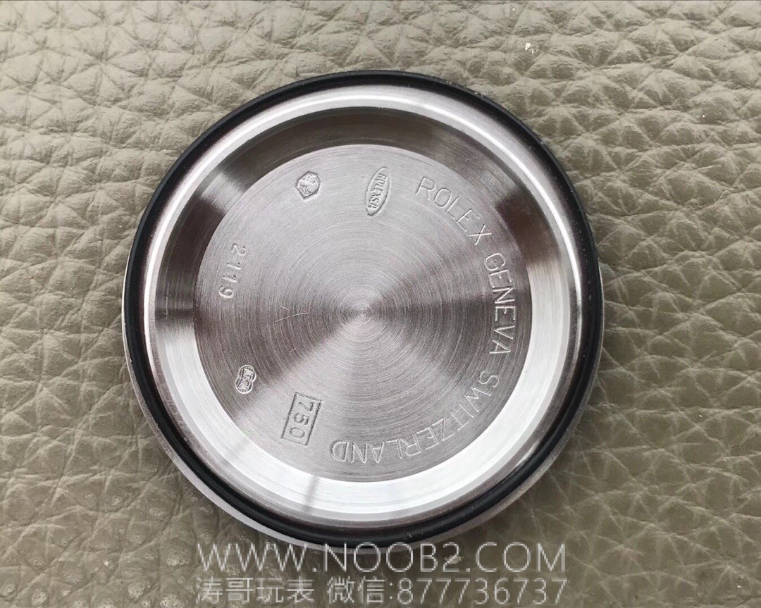 N Factory Rolex 4130 Daytona beyaz altın modelinin yepyeni V3 versiyonu "gri kadranlı panda Daytona" replika saatinde hangi noktalar geliştirildi? — 14. fotoğraf