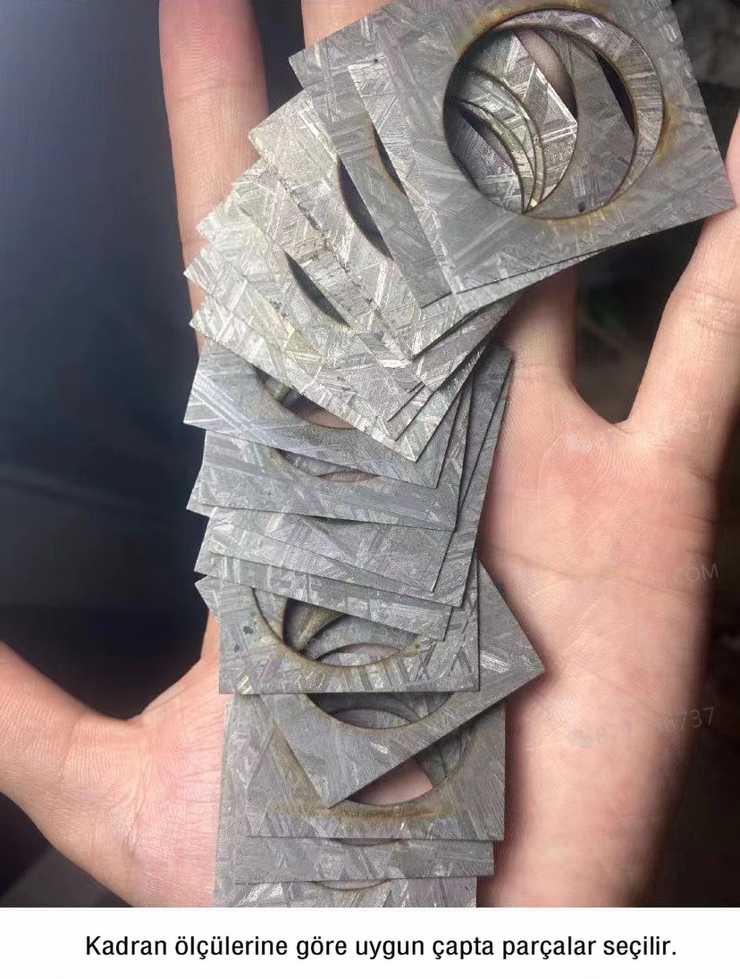 N Factory Rolex Daytona 4130 mekanizmalı gerçek göktaşı kadran işçiliği iyi mi? - Arka Kapak Gravür ve Seri Numarası