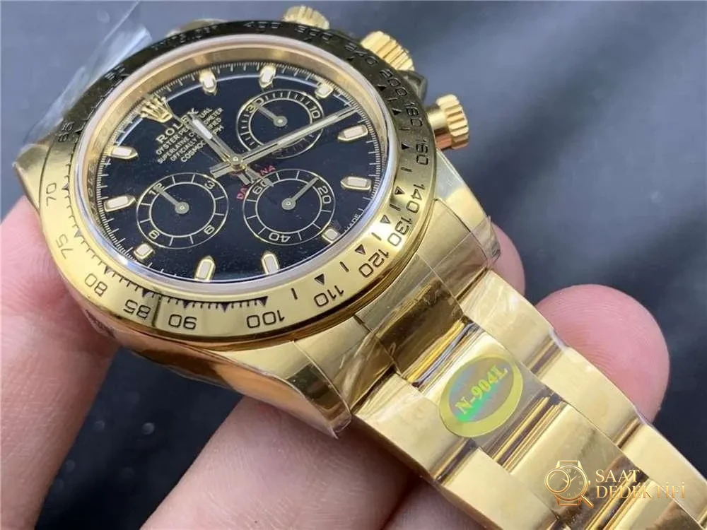 N Factory Rolex Daytona 4130 mekanizmalı «Yeşil-Altın Daytona» işçilik incelemesi - Bezel İçi Rehaut Gravürü ve Hizalaması
