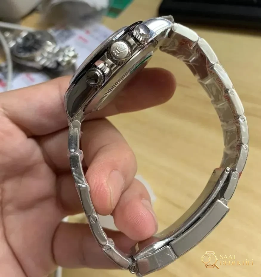 N Factory V2 Versiyonu Rolex Daytona Panda: 904 Çelik, 4130 Mekanizma ve Göze Daha Hoş Gelen Tali Kadranlar - Fosfor ve Super-LumiNova Gece Görünümü