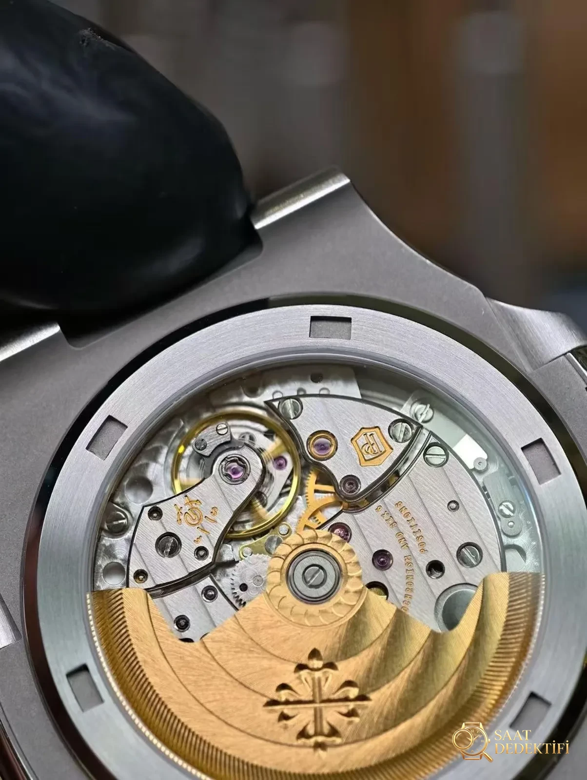 Nautilus 5711 Hakkında - Klips Kilidi ve Lazer Damgalar