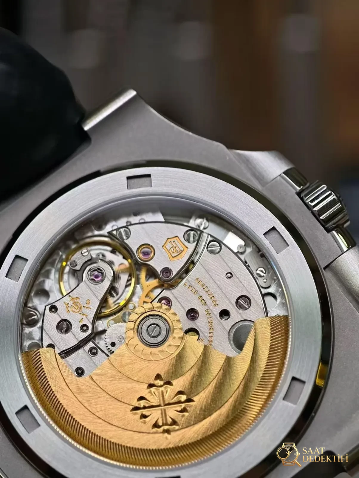 Nautilus 5711 Hakkında - Bilekte Duruş ve Kasa Orantısı