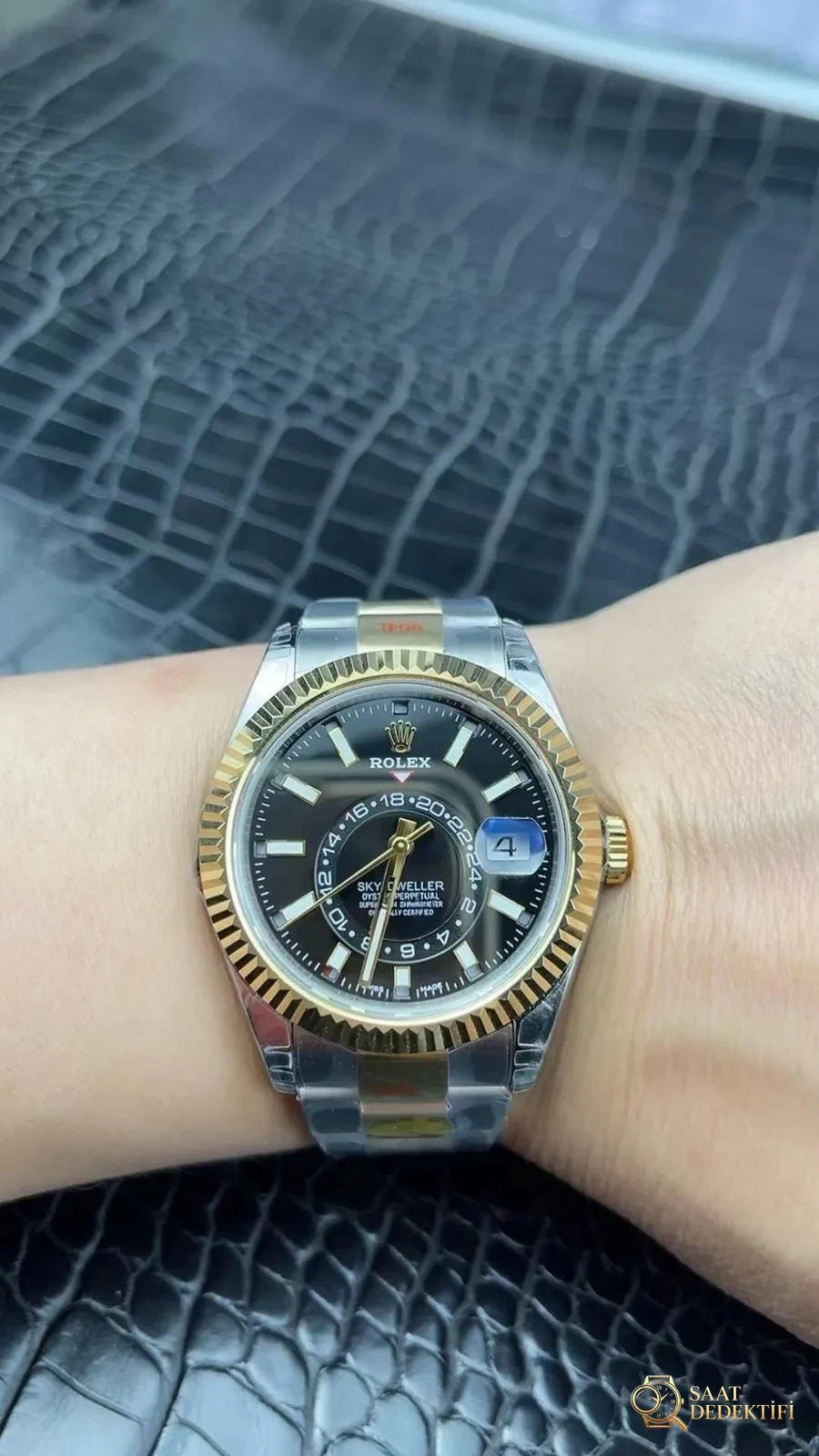 Replika Rolex Sky-Dweller İki Renk Siyah
