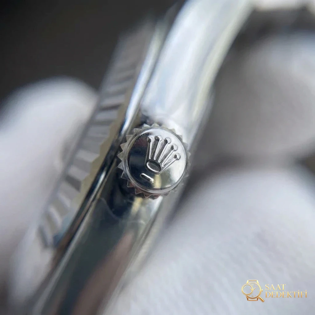 Revue de l'ultime VS Factory Rolex Datejust 41 mm avec cadran argenté : une classe de maître en horlogerie - Qualité de l'acier du boîtier et du polissage