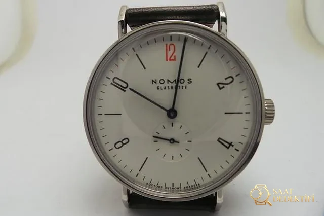 Nomos Tangente Replika Saat Beyaz Kadran Siyah Deri ... - Ön Görünüm ve Kasa Tasarımı