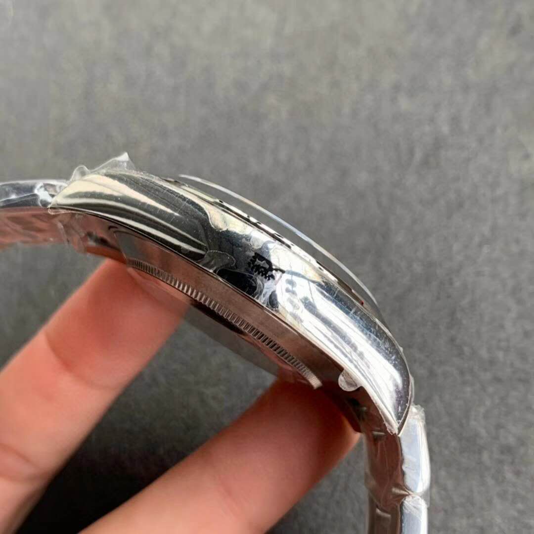 Noob fabrikasından özel fiyatlarla Rolex saatler — 25. fotoğraf